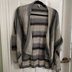 NWT love on a hanger open cardigan drop sleeve small ombré black gray beige